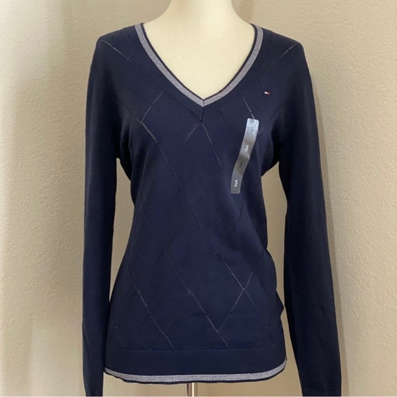 New with tags and never worn Tommy Hilfiger sweater. - Picture 3 of 3
